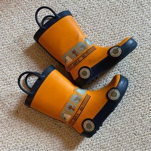 Target toddler bus rain boots size 8